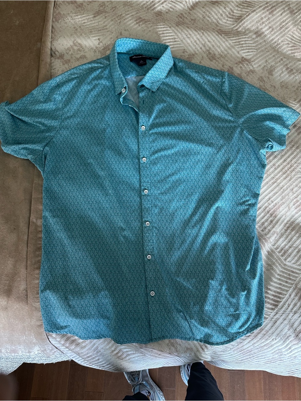 Mizzen+Main Teal Short Sleeve Button-Down Shirt with Subtle Geometric Print